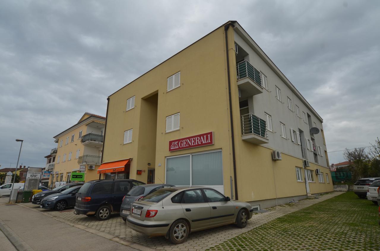 Big Dream Apartment Ровин Екстериор снимка