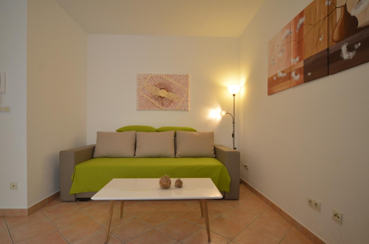 Big Dream Apartment Ровин Екстериор снимка
